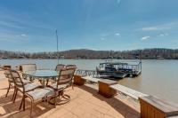 B&B Roach - Waterfront Lake of the Ozarks Home with Private Dock - Bed and Breakfast Roach