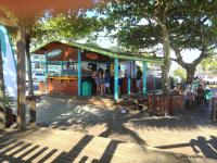 Casa Chalé na Barra da Tijuca Com Piscina Próximo a Praia - B&B