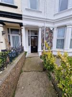 Modern 2bed close to the Promenade & Theatre - B&B Llandudno