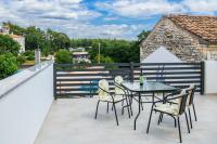 House Angela with private pool, private parking, wi-fi and fully fenced garden - WiiBuk - Chambres d'hôtes Divšići