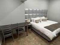 Standard Zimmer mit Kingsize-Bett