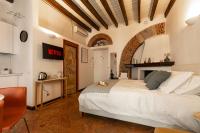 B&B Milán - Cozy House in Naviglio Grande - hoMy Apartments - Bed and Breakfast Milán