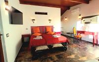 Queen Suite with Spa Bath