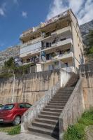 Seaside Serenity: 2-Bedroom Apartment with Boka Bay View - Chambres d’hôtes Kotor