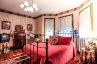 Deluxe Queen Room with Tub or Shower