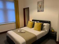 B&B Gateshead - Rodsley - 2 bedroom 1st floor flat Free Parking WiFi and Netflix - Bed and Breakfast Gateshead