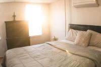 California Ave - 2 BR - Home Away from Home! - Ferienwohnung Pittsburgh