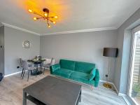 B&B Kent - New Stylish 2 Bedroom House - Bed and Breakfast Kent