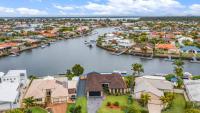 Tranquil Canal Front Holiday House - Ferienwohnung