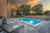 Apartments Cesare with Shared Pool - B&B