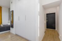 Sunny & Cozy Studio Morska City Centre by Noclegi Renters - Chambres d’hôtes