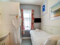 Single Room with Shared Toilet