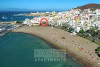 Cozy main square and beachfront 3-BRs apartment - B&B Los Cristianos