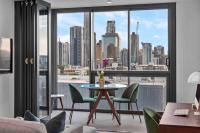 B&B Brisbane - Prime position 1.5 BR w/ view/ parking / roof pool - Bed and Breakfast Brisbane