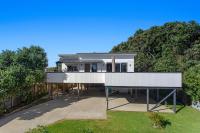 Elevated Beach Oasis - Ohope Beach Holiday Home - Bed and Breakfast