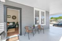 Charming and Historic Bungalow Near All - B&B Tampa