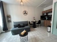 B&B Saint-Amand-Montrond - Au 15 - Charmant Studio hyper centre - Bed and Breakfast Saint-Amand-Montrond