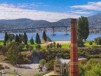 B&B Hobart - Hobart CBD Premium Apartment, 3 mins to waterfront - Bed and Breakfast Hobart