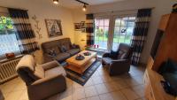 *Weigelt - Ferienwohnung Issy - Bed and Breakfast Greetsiel