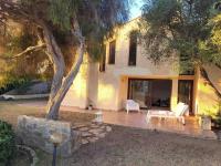 Seaview Villa, 4 bedrooms, 5 min walk to beach - Bed and Breakfast Torre delle Stelle