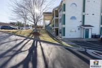 1BR Walk-In Condo with 2 Person Jacuzzi Tub - Near the Strip - FREE TICKETS INCLUDED - CH5-3 - Chambres d'hôtes Branson