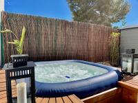 Apartamento con patio y Jacuzzi privado - B&B Calafat