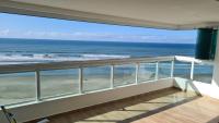Apartamento Praia Grande Novo Frente Mar Pé na Areia - Chambres d'hôtes Praia Grande
