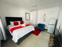 B&B East London - Safi Private Suite B - Bed and Breakfast East London