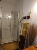 Tweepersoonskamer met een Eigen Externe Badkamer