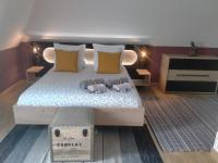 Deluxe Double Room with Shower