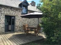 Maisonnette au pied du Mont Dol - B&B