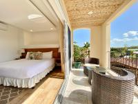 Tropical Luxury 2Bdr condo - Pool view - At the Beach - Ferienwohnung