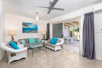 Seascape Holidays at Reef Terraces on St Crispins - B&B Port Douglas