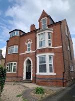 G-Floor Flat with 2 beds, 2 bathrooms, sleeps 4-6 - B&B West Bridgford