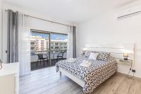 Apartment mit Balkon