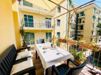 Hostdomus - Bilocale da Patrizia - B&B Finale Ligure