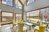 Boat Dock and Kayaks Luxury Lake of the Ozarks Home - B&B Kaiser