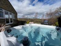 Treetops Cottage at Treetops Hideouts - B&B