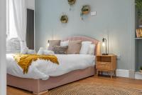 Cheerful Stays - Jamson Pl 3 Bed Apartment - B&B