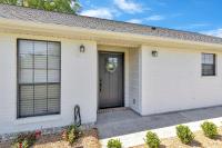 Updated & centrally located 3 Bed - B&B