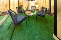Indulge in Christchurch Hagley Park 2 bed 2 bath - B&B