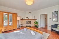 Appartamento con 2 Camere da Letto e Vista Giardino 