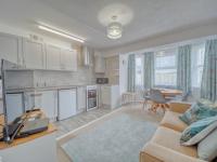 Apartment 7 - 1 bedroom Sea front location - Step free access from rear - Free Parking - Chambres d’hôtes