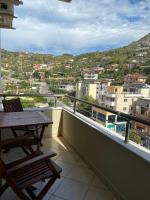 Cloud8 Apt with Castle View, 7km from the Beach - B&B