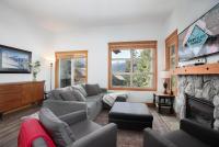 Mountain Star 16 - Ski In Ski Out, Private Hot Tub - B&B Whistler