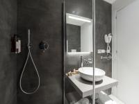 Chambre Lit Queen-Size avec Balcon