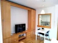 Wanda IFEMA Aeropuerto Madrid JC - Bed and Breakfast Madrid