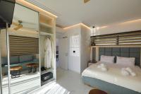 One Bedroom Suite with Side Sea View