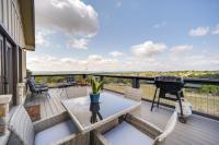 Center Point Countryside Cottage with Deck, Grill! - B&B