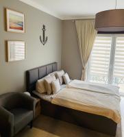 Apartament- Blisko Morza- w Trzech Koronach z prv miejscem parkingowym w cenie! - Chambres d'hôtes Świnoujście